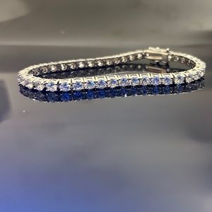 Brand New cubic zirconia classy tennis bracelet